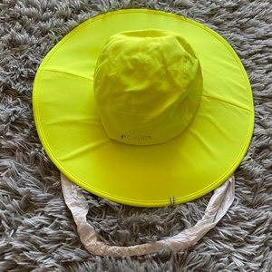 Ivy park adidas hi vis green bucket with silver chain strap
